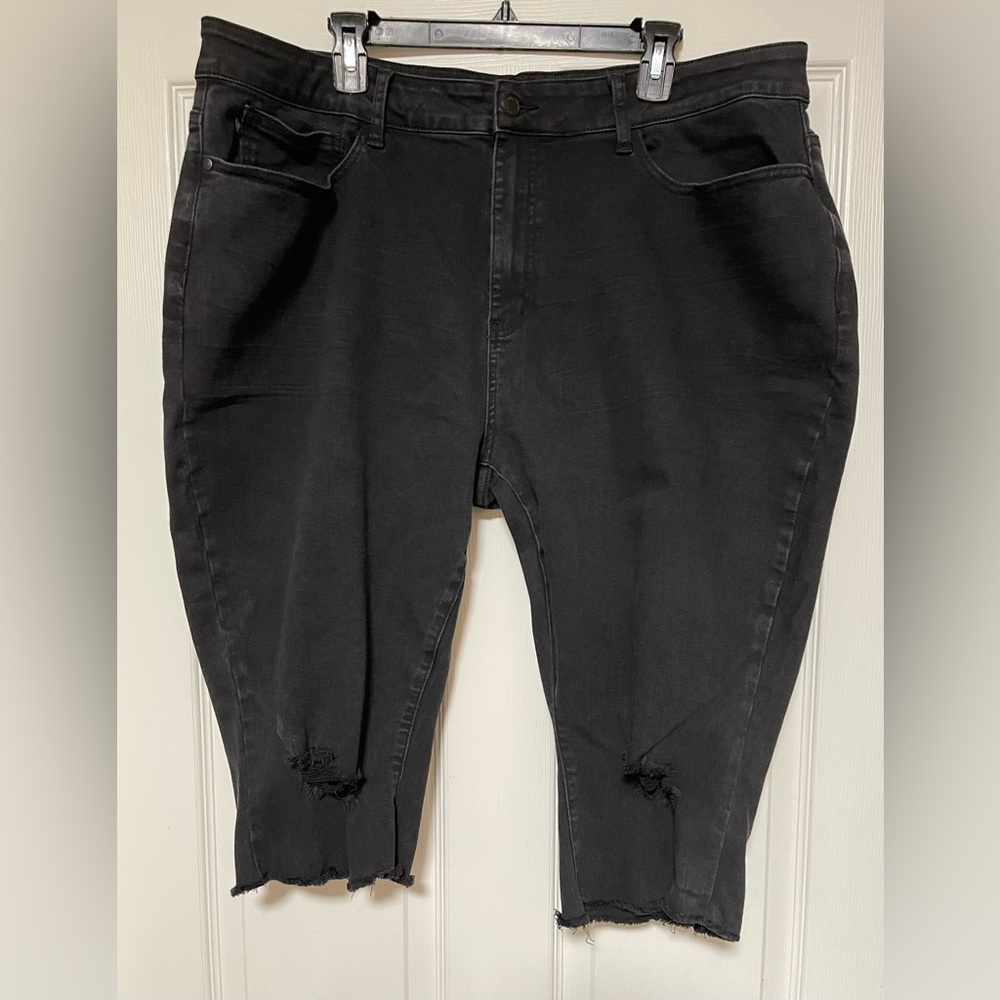 Judi Blue Women’s Slim Fit Distressed Black Capri Plus Size 22W
